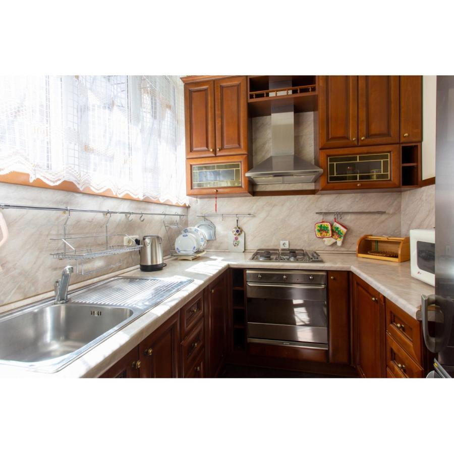 Cozy Apartment On Nezalezhnosti Avenue Charków Zewnętrze zdjęcie